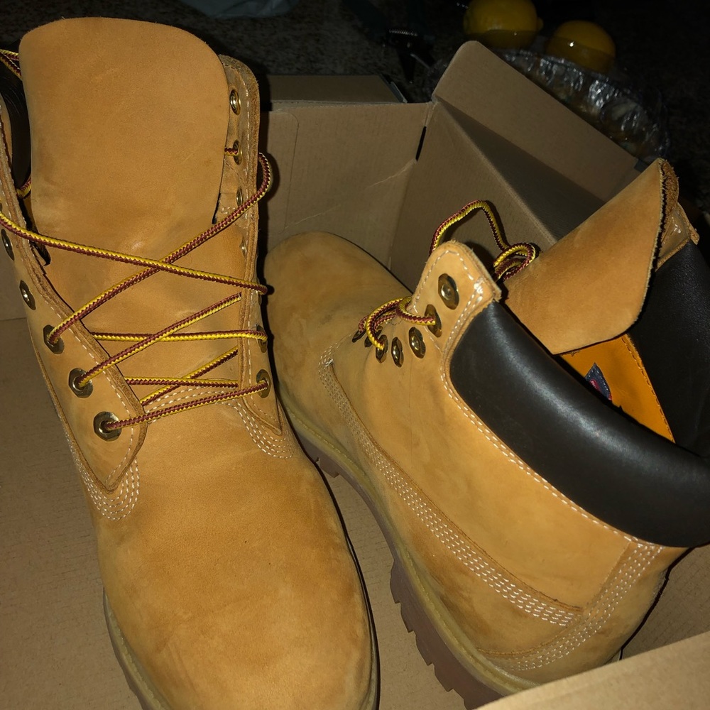 Men’s Timberlands Size 9